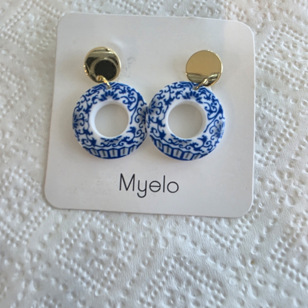 Myelo Blue and White Earrings